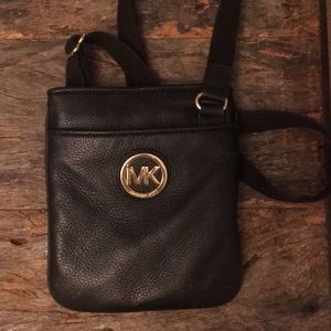 Authentic MICHAEL KORS crossbody